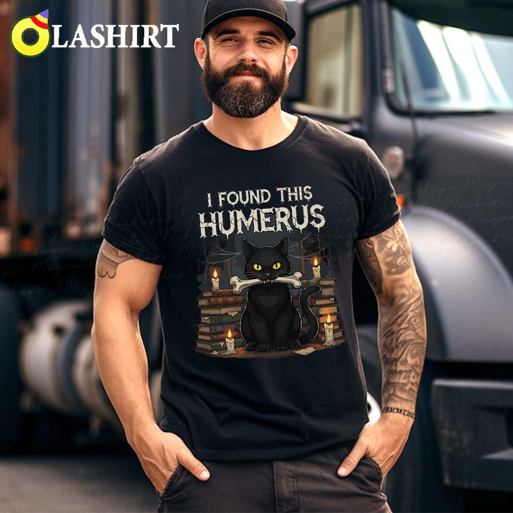 I Found This Humerus Funny Black Cat Halloween Vintage Scary T-shirt Best Sale